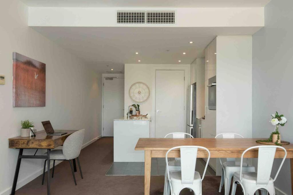City Apartment, Pool & Carpark Adelaide Esterno foto